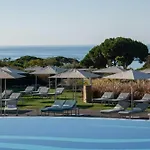 W Residences Algarve Отель Албуфейра