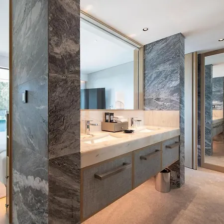 W Residences Algarve 酒店 5*