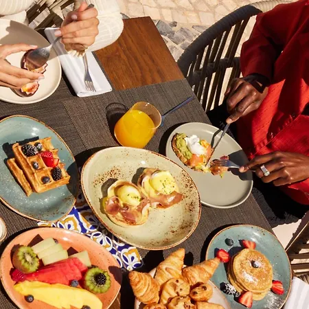 W Residences Algarve 酒店 5*